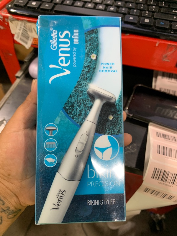 Photo 1 of Gillette Venus Bikini Precision Women's Trimmer + 2 attachments for Hair Removal