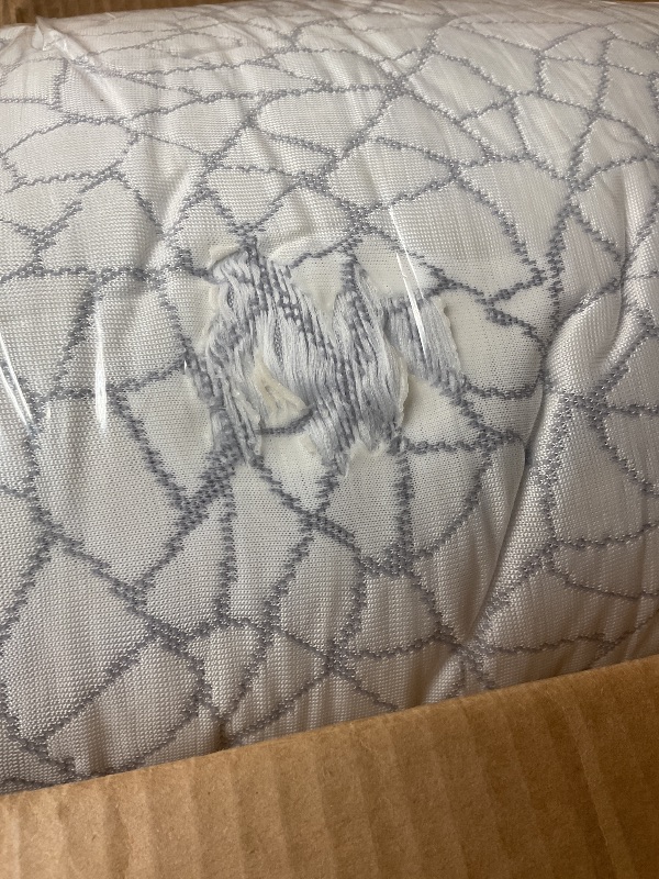 Photo 1 of 1  Cooling Bed Pillow Queen Size - Premium Down Alternative Pillow Set of 2 for Side, Back, and Stomach Sleepers Hotel Quality Fluffy Soft Microfiber Fill Breathable Skin-Friendly