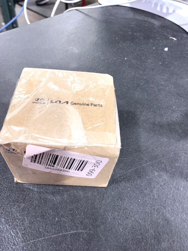 Photo 1 of Genuine Hyundai 25287-2C000 Idler Drive Belt