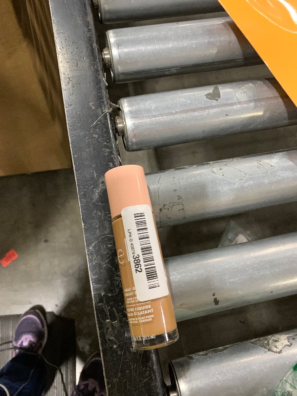 Photo 1 of e.l.f. Halo Glow Liquid Filter, Complexion Booster For A Glowing, Soft-Focus Look, Infused With Hyaluronic Acid, Vegan & Cruelty-Free, 4 Medium