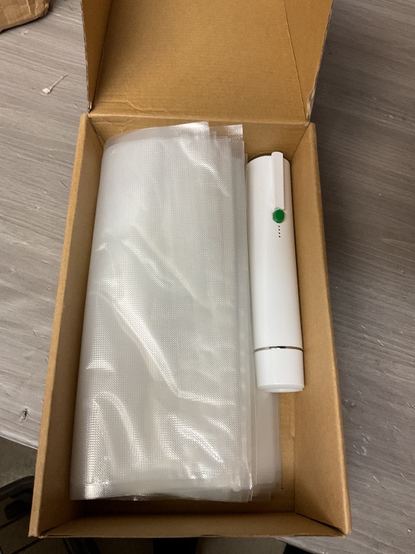 Photo 1 of Vixino Vacuum Sealer, vacuum sealer for food, handheld vacuum sealer(Vacuum Sealers+ 30 reusable vacuum seal bags)