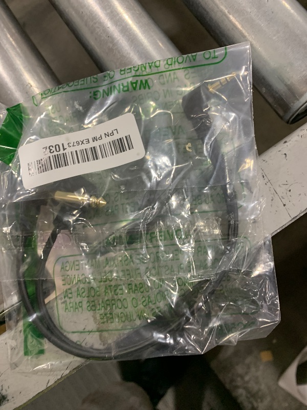 Photo 1 of Seadream Right Angled Y Splitter Guitar Extension Cable 25CM Gold Plated 6.35mm 1/4" Female TRS Stereo to Dual 2 x 6.35mm 1/4" Male TS Mono 90 Degree Right Angle Y Splitter Audio Cable