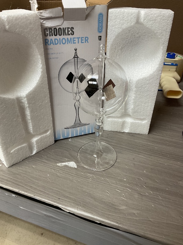 Photo 1 of DORAMI Large Transparent Solar Power Crookes Radiometer Sun Light Energy Spinning Vanes Windmill Gift Home