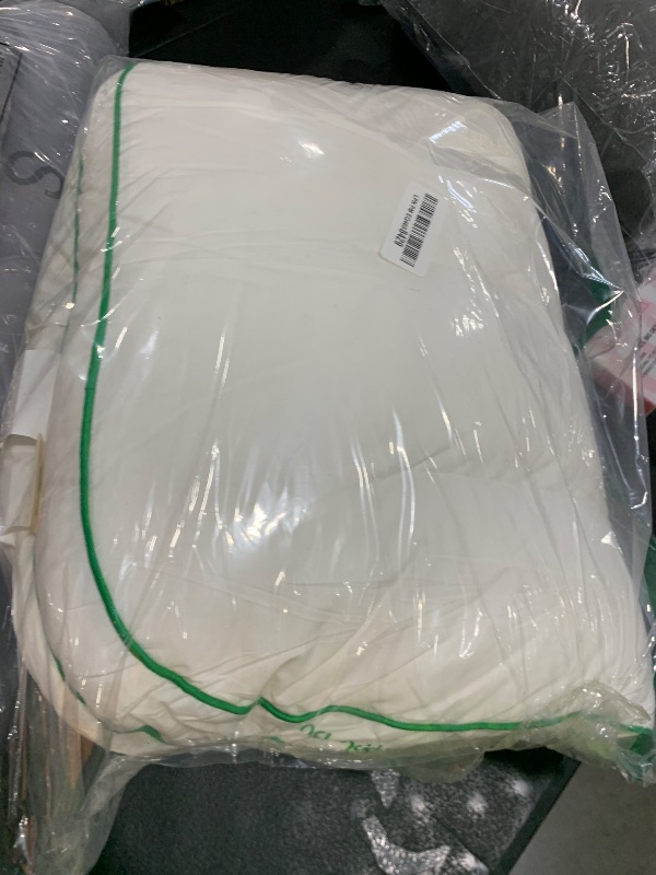 Photo 1 of YOUR MOON Fluffy Support Bed Pillow Queen Size, Super Soft Premium Down-Alternative Filling for Sleeping, Luxury Hotel Quality Bed Pillows for Side Sleeper (White)