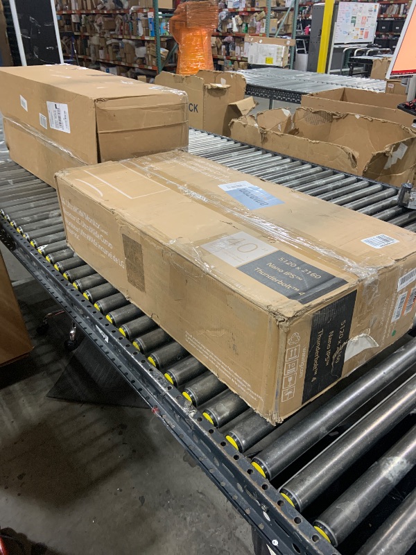 Photo 1 of LG 40WP95C-W 40” UltraWide Curved WUHD (5120 x 2160) 5K2K Nano IPS Computer Monitor, DCI-P3 98% (Typ.) HDR10, Thunderbolt 4 w/ 96W PD, 3-Side Virtually Borderless Design Tilt/Height/Swivel Stand,Black