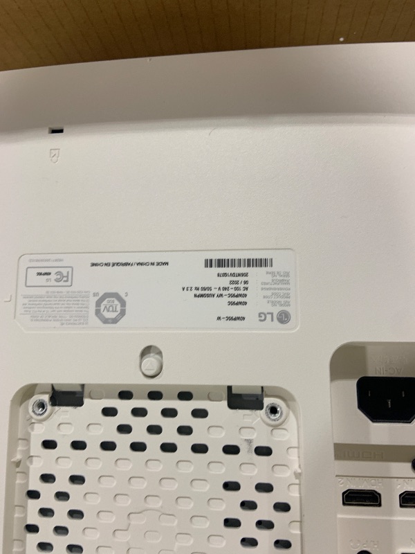 Photo 1 of LG 40WP95C-W 40” UltraWide Curved WUHD (5120 x 2160) 5K2K Nano IPS Computer Monitor, DCI-P3 98% (Typ.) HDR10, Thunderbolt 4 w/ 96W PD, 3-Side Virtually Borderless Design Tilt/Height/Swivel Stand,Black