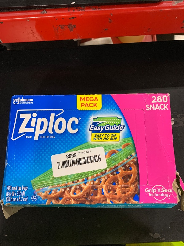 Photo 1 of Ziploc Snack Bags with EasyGuide Texture, Small Plastic Storage Bags with Grip 'N Seal Technology, 280 Bags Total