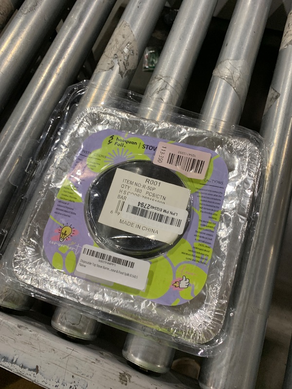 Photo 1 of Disposable Top Stove Burner Liners, Aluminum Foil Covers, Range Protectors to Catch Grease & Food Spills 8.5x8.5