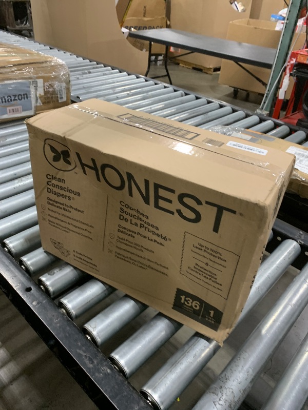 Photo 1 of The Honest Company Clean Conscious Diapers for Delicate Skin | Up to 100% Leakproof | Hypoallergenic, Fragrance Free | Gender Neutral | Super Club Box, Size 1 (8-14 lbs), 136 Count (Prints May Vary)