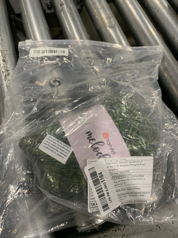 Photo 1 of 1 Ball YarnArt Melody, Chainette Yarn, Shiny Metallic Sheen Yarn for Knitting, Crochet, Embroidery, 100 Grams (3.5 oz), 230 Meters (251 Yards), 70% Polyamide 21% Acrylic 9% Wool Blend Green - 898