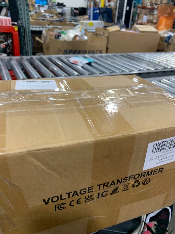 Photo 1 of Yinleader 2000W Voltage Converter Transformer(110V to 220V OR 220V to 110V) 2000 Watt Step Up/Down Converter 110/120 Volt - 220/240 Volt w/US Power Cord,Circuit Breaker Protection (VTUS-2000)