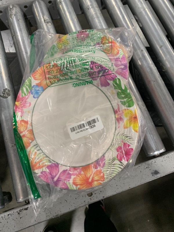 Photo 1 of Havawish 240 Pcs Summer Hawaii Paper Tableware Napkins Beach Party Supplies 9'' Disposable Plates 7'' Paper Snack Plates for Kids Birthday Beach Party Decorations, Serves 60(Multicolor,Hawaii)