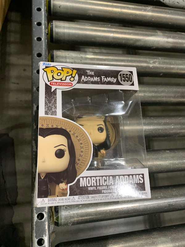 Photo 1 of Funko POP! Deluxe: The Addams Family – Morticia Addams in Chair - Addams Family Classic TV - Collectable Vinyl Figure - Gift Idea - Official Merchandise - for Kids & Adults - Horror Fans