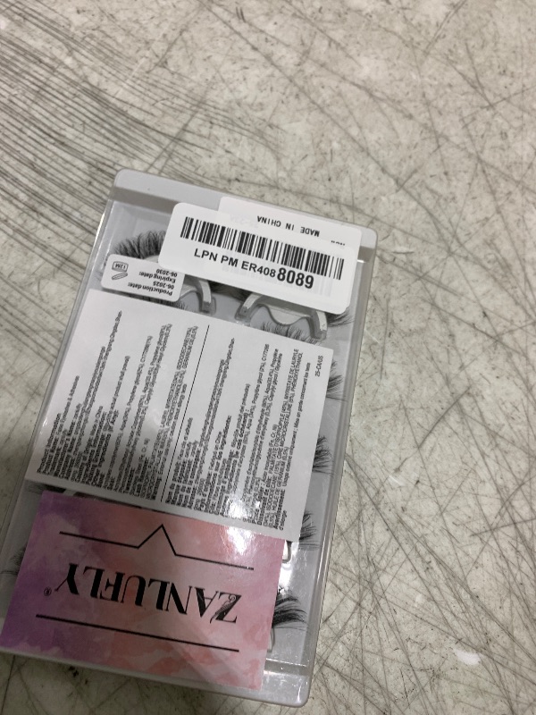 Photo 1 of Self Adhesive Eyelashes Reusable Self Adhesive Lashes Natural Pre-glued Lashes No Glue Lashes Strip Lashes Cat Eye Lashes D-Curly False Lashes Wispy Faux Mink Eyelashes by zanlufly