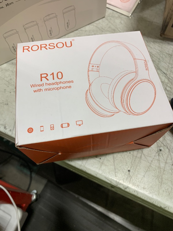 Photo 1 of RORSOU R10 Kids Headphones Over-Ear with Microphone, Lightweight Folding Stereo Bass Headset with 1.5M No-Tangle Cord, Portable Wired Headphones for Smartphone Tablet Computer MP3 / 4 (Black)