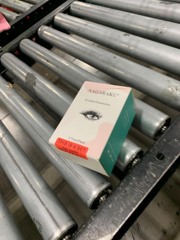 Photo 1 of NAGARAKU 5 Trays yy Eyelash Extensions y lash 0.07mm D curl 11/12/13/14/15mm in 1 pack Premade 4D Easy Fan Russian Volume Cluster Faux Mink Matte Black 12 rows