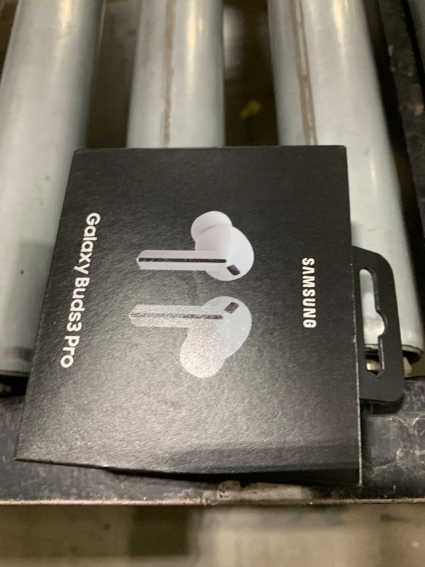 Photo 1 of Samsung Galaxy Buds 3 Pro AI True Wireless Bluetooth Earbuds, Noise Cancelling, Sound Optimization, Redesigned Comfort Fit, White [US Version, Amazon Exclusive, 2Yr Warranty]