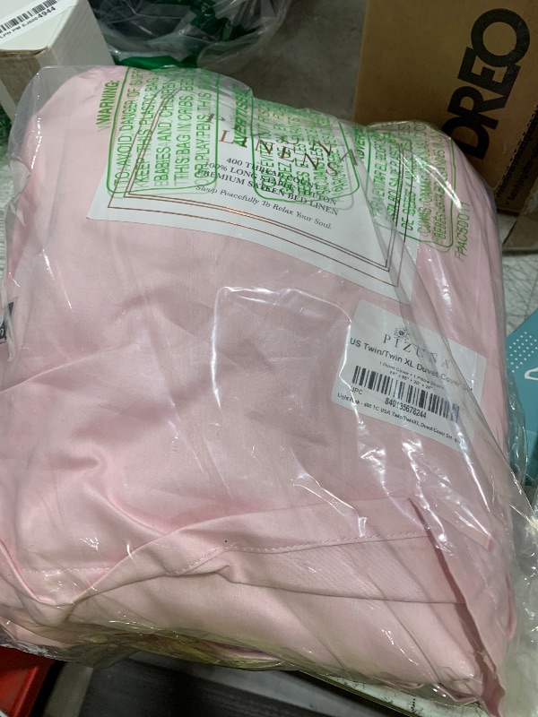 Photo 1 of Pizuna Pure 100% Cotton Twin Duvet Cover Set, Luxurious 400 Thread Count Long Staple Cotton Sateen Weave with Button Closure (Combed Light Pink Cotton Duvet Cover Twin)     