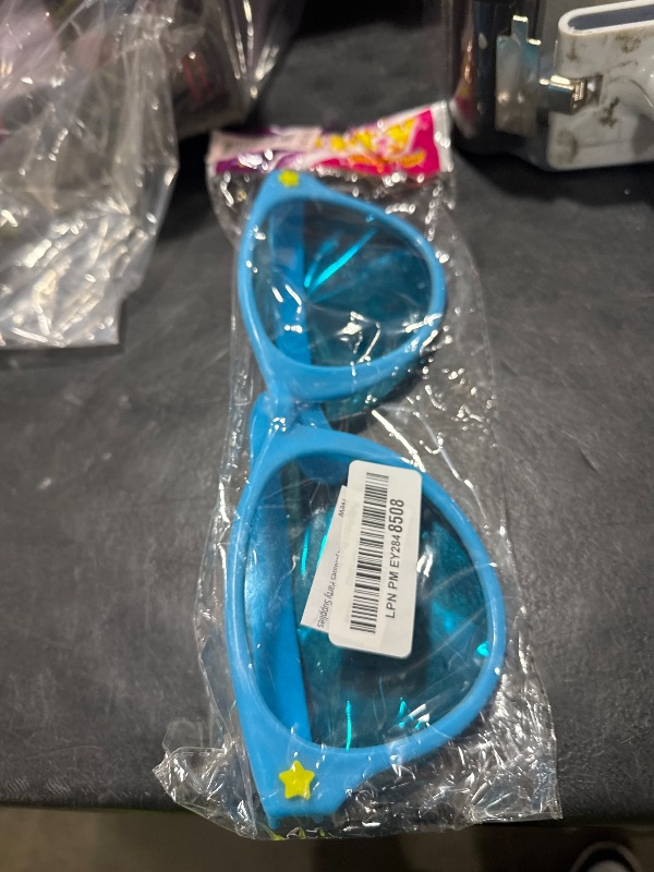 Photo 1 of Pudgy Pedro's Blue Jumbo Sun Glasses Party Supplies