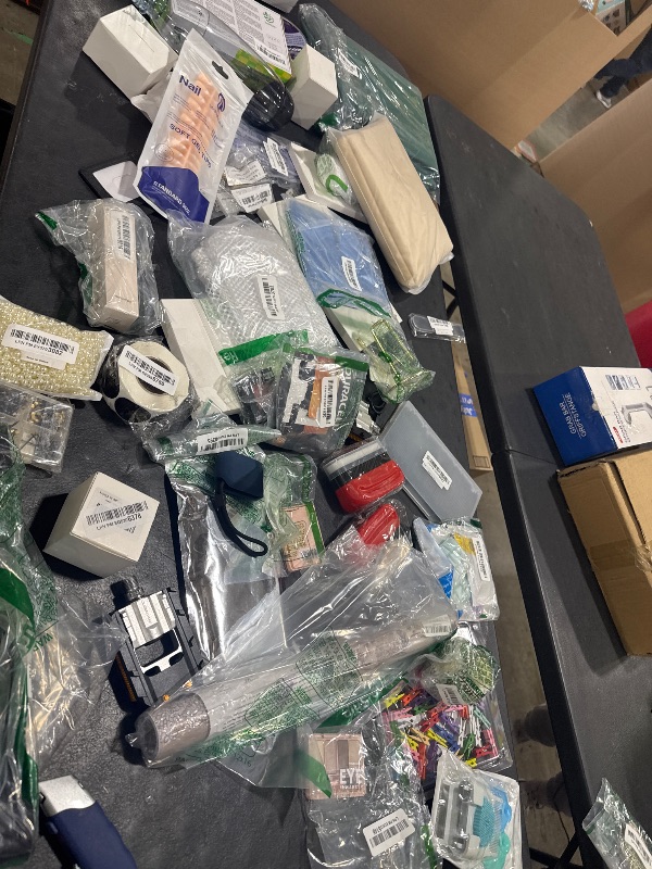 Photo 1 of box lot misc items