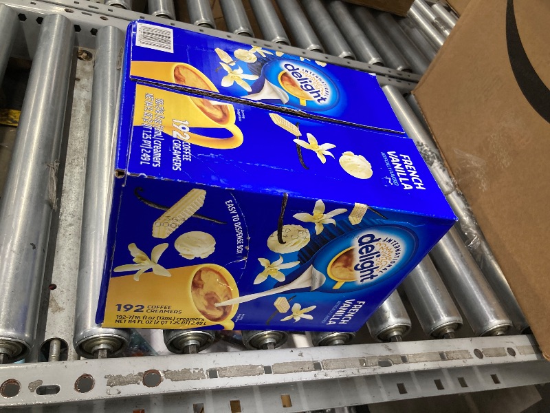 Photo 1 of ****BB JAN 2026***International Delight, French Vanilla, Single-Serve Coffee Creamers, 192 Count (Pack of 1), Shelf Stable Non-Dairy Flavored Coffee Creamer, Great for Home Use, Offices, Parties or Group Events