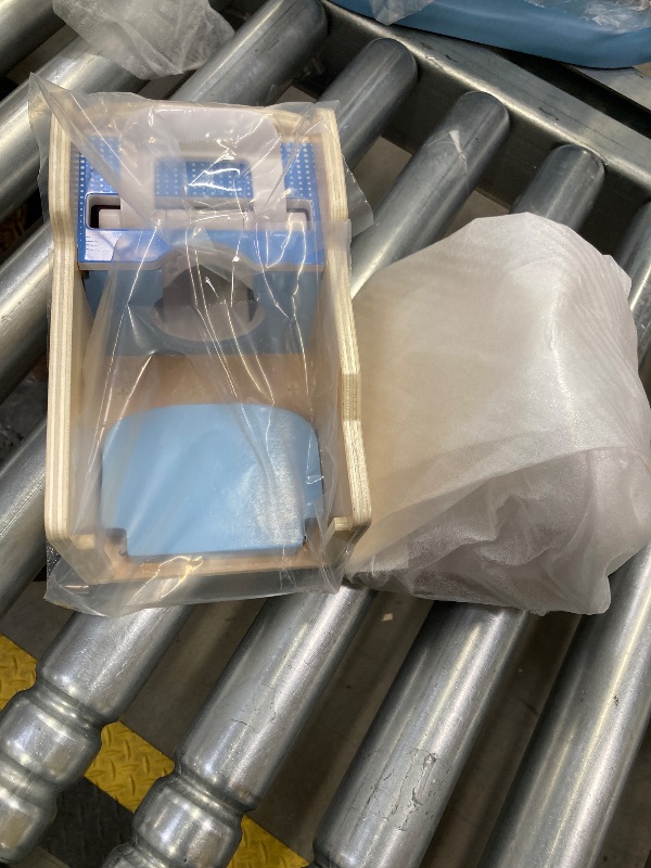 Photo 1 of ***DAMAGED SELLING AS PARTS ONLY*** Melissa & Doug Cool Scoops Ice Creamery, Wooden Ice Cream Shop & Counter with Play Food & Play Kitchen Accessories, Preschool Learning Toys for Girls & Boys 3+ - FSC Certified