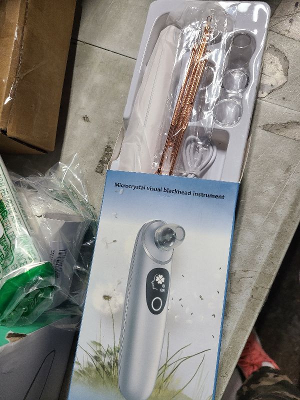 Photo 1 of 2025 Pore Vacuum with Camerafor, USB Rechargeable Blackhead Remover Vacuum,3 Levels Adjustable Pore Vacuum Blackhead Remover, 6 Suction Heads,Face Vacuum Pore Cleanser for Women & Men-White