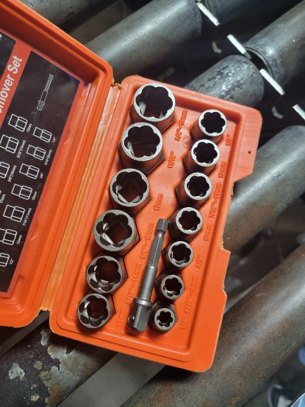 Photo 1 of 14 PCS Bolt Extractor Set, 3/8" Drive Impact Bolt & Lug Nut Remover Socket Tool Kit, Stripped Bolt Extractor Socket Set For Broken,Damaged, Frozen, Studs, Rusted, Rounded-Off Bolts, Nuts & Screws