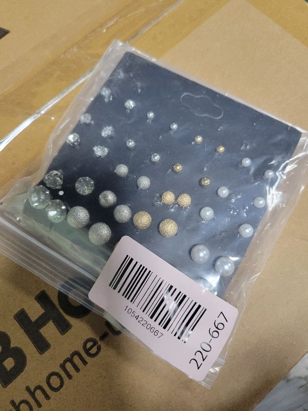 Photo 1 of 20 Pairs Stud Earrings Crystal Pearl Earring Set Ear Stud Earring for Women Men Silver and Gold for Christmas Gifts