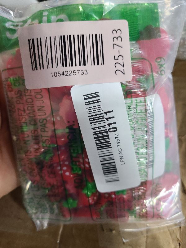 Photo 1 of 100pcs Mini Strawberry Decor Resin Tiny Strawberry for Crafts Dollhouse Miniatures Mini Resin Things for Fairy Garden Micro Landscaping Decoration Home Decor(Strawberry)