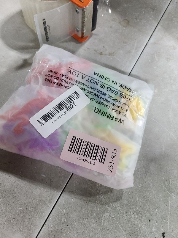 Photo 1 of 40 Pcs Stretchy Lizard for Halloween, 8 Color Lizard Toys for Teenagers to Funny, Rubber Fake Lizards Set for Halloween, Rubber Lizard Toy for Parody Filler