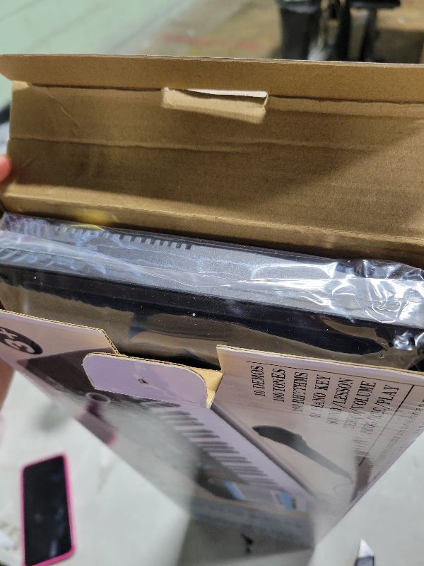 Photo 1 of 61 keys keyboard piano, Electronic Digital Piano with Built-In Speaker Microphone, Portable Keyboard Gift Teaching for Beginners, electric piano for kids