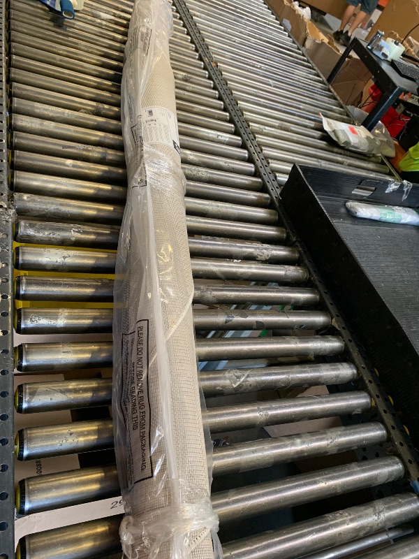 Photo 1 of JONATHAN Y Nordby High-Low Arch Striped Ivory/Cream 7' Round Indoor/Outdoor Area Rug, Pet Friendly, Non-Shedding, Stain Resistant, Easy-Cleaning for Backyard, Patio, (SCN104B-7R)