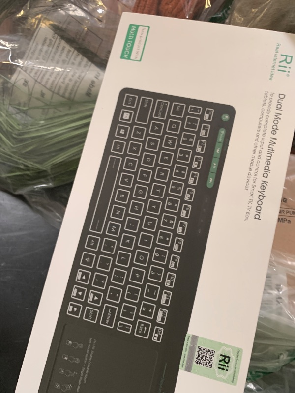 Photo 1 of (Dual Mode) Rii RT518S Wireless and Bluetooth 2-LED Color Backlit Multimedia Keyboard with Multi-Touch Big Size Trackpad,Rechargable Keyboard for Android TV Box,PC,Tablets,Smart TV, HTPC, IPTV,Windows