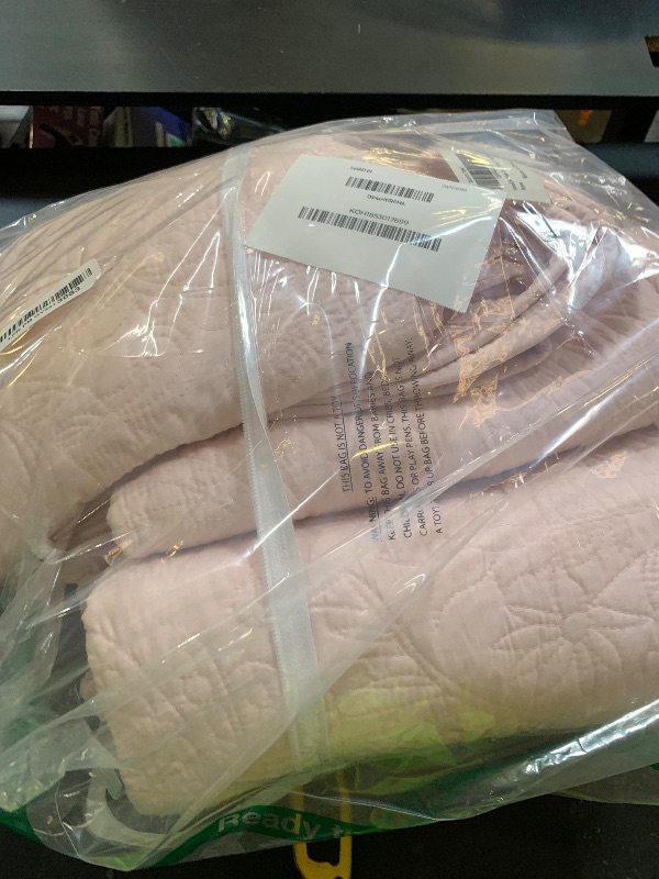 Photo 1 of HoneiLife Queen Size Quilt Sets - 3 Piece Queen Quilt Bedding Set Microfiber Quilt Set Lightweight Bedspreads Reversible Coverlets Retro Bed Cover Floral Bedding Set All Season Quilts-Light Pink