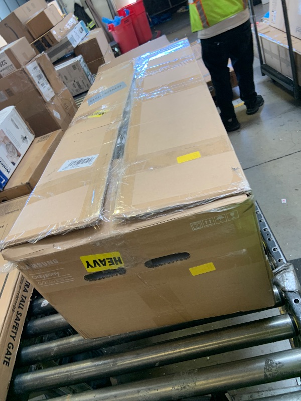 Photo 1 of Samsung curved monitor