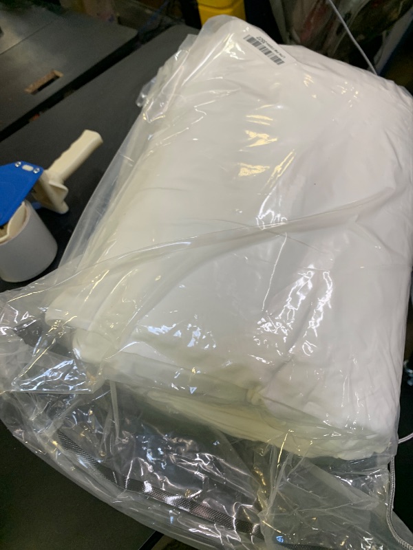 Photo 1 of 10 Pack White Round Tablecloths, 120 Inch Stain Resistant and Wrinkle Polyester Fabric Washable Table Clothes Cover for Kitchen Dining, Wedding, Reception Banquet, Birthday Party, Buffet Restaurant