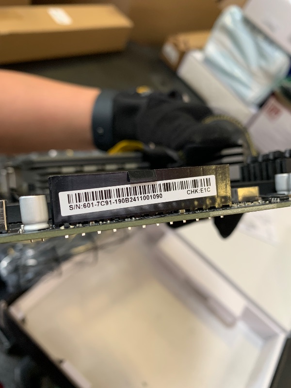 Photo 1 of **NOT FUNCTIONING** PARTS ONLY* MSI MAG B550 Tomahawk Gaming Motherboard (AMD Ryzen 5000 Series, AM4, DDR4, PCIe 4.0, SATA 6Gb/s, M.2, USB 3.2 Gen 2, HDMI/DP, 2.5Gbps LAN, ATX)