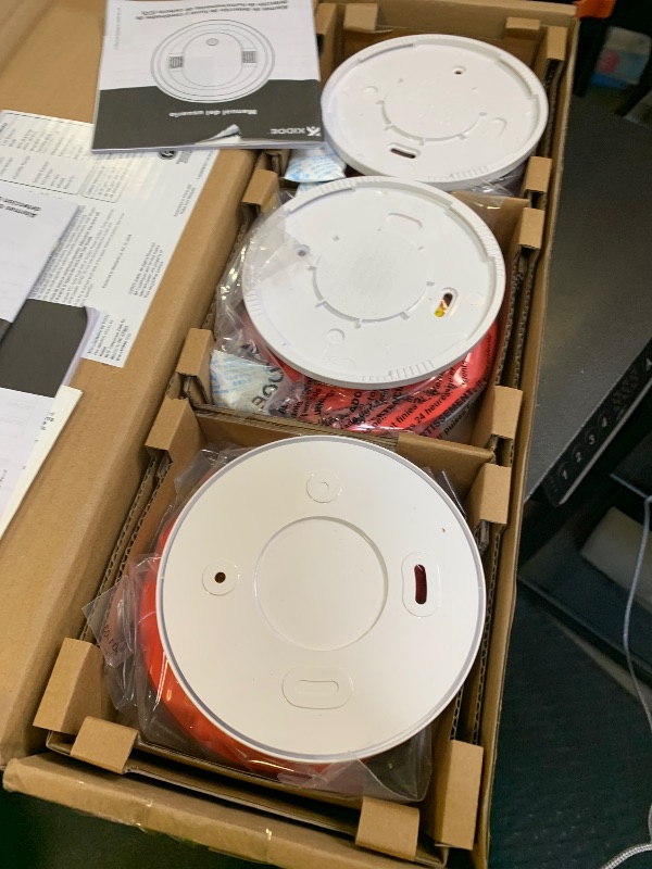 Photo 1 of Kidde  And Carbon Monoxide Detector, AA BatteryPowered with LED StatusLights, 85 dB Alarm, 5 inches, 3-Pack