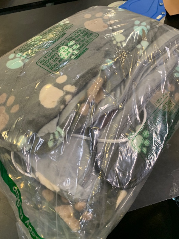 Photo 1 of PET HEAT BLANKET