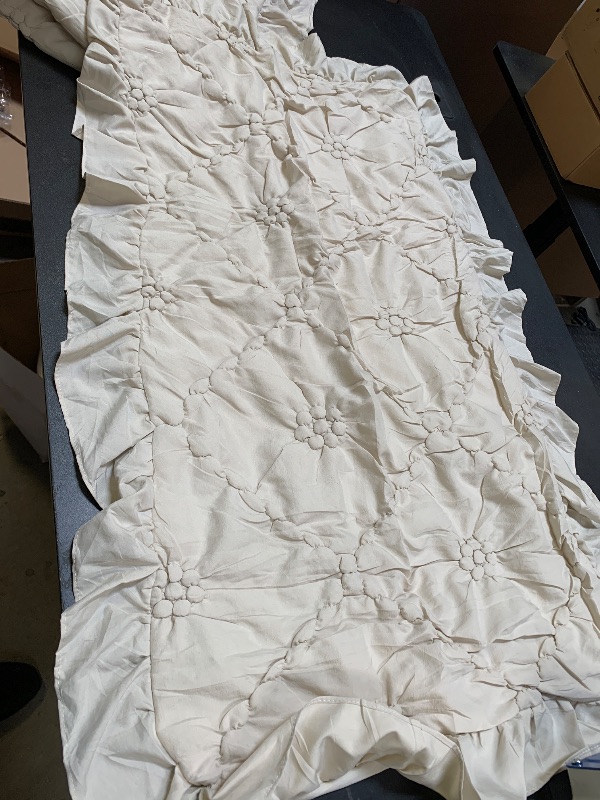 Photo 1 of 17in/33in tan floral pillow case