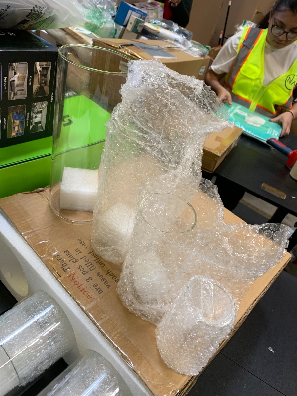 Photo 1 of 12pck glass vase