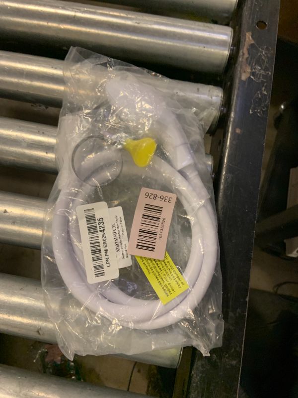 Photo 1 of Soerreo Portable Rubber Hose Nozzle, Size, Easy to Use, Hand Shower, Suitable for People or Pets