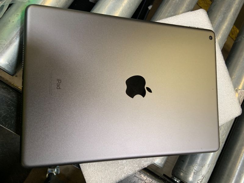 Photo 1 of Apple iPad 2021 (10.2-inch, Wi-Fi, 64GB) - Space Gray (Renewed)