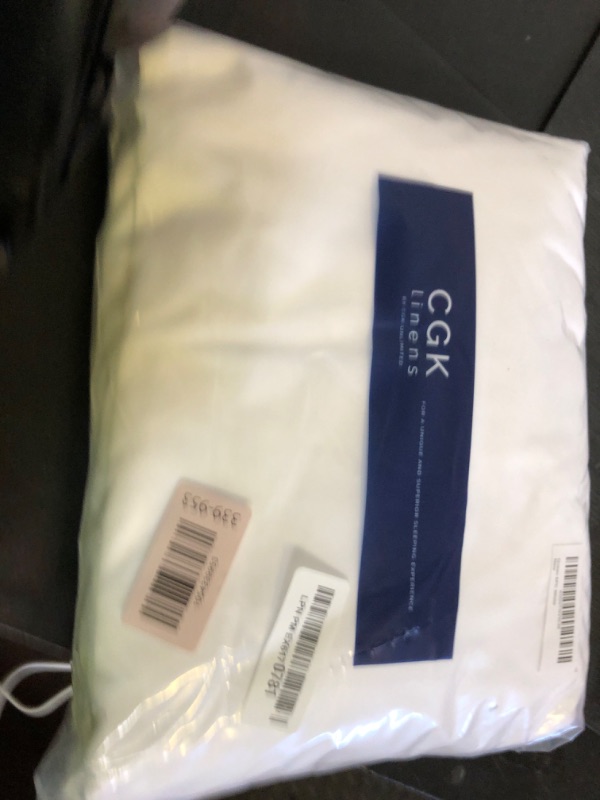 Photo 1 of CGK Linens Queen 6 Piece Sheet Set - Cooling Sheets for Hot Sleepers - Hotel Luxury Bedding Set with 8-16 Inch Deep Pockets - 1 Flat & 1 Fitted & 4 Pillowcases - Soft, Easy Care & Wrinkle Free - White