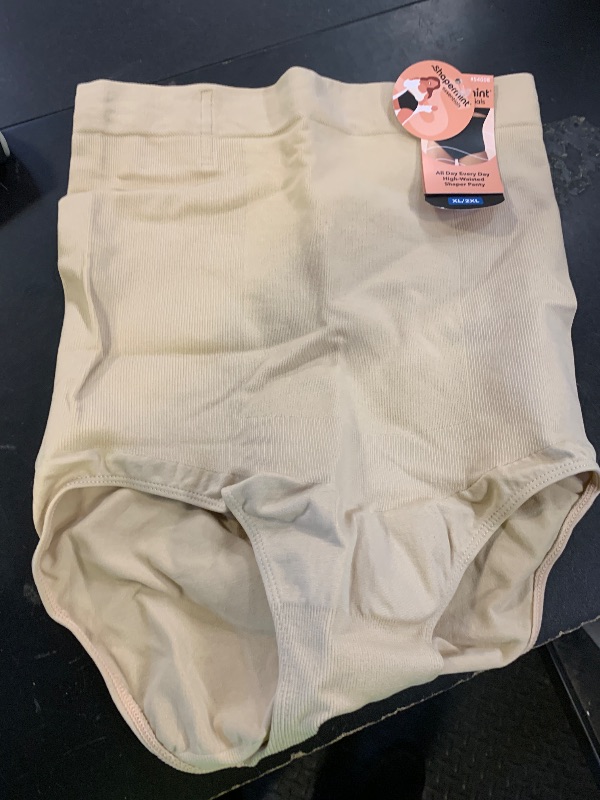 Photo 1 of women's underwear shapewear 
size xl/2xl 