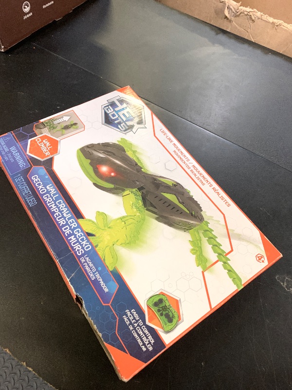 Photo 1 of HEX BOTS Wall Crawler Gecko, Rechargeable Remote Control Robot Kids Toys, Climbs up Walls, RC Robot Toys for Boys & Girls Ages 4 & Up