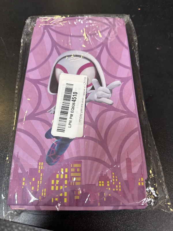 Photo 1 of 12 PCS of spidey-themed party gift bags. Made of kraft paper and equipped with handles, they are perfect for holding candies, snacks, etc. They are suitable for various festivals and birthday parties.