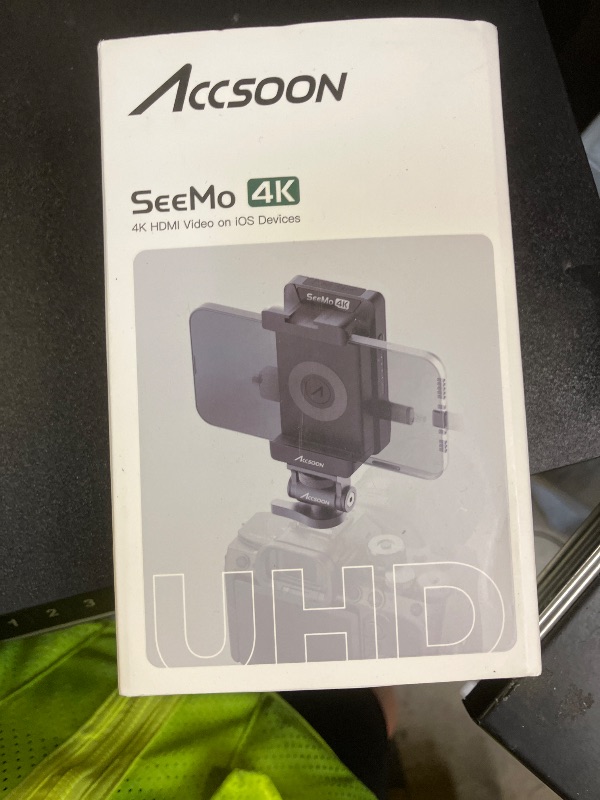 Photo 1 of Accsoon SeeMo 4k HDMI Transmission Video Capture Terminal for iPhone and for iPad iOS 12.0 or Later with Reading Function for SD Card HDMI in USB-C Out Supply Power Out to Devices (SeeMo 4K)