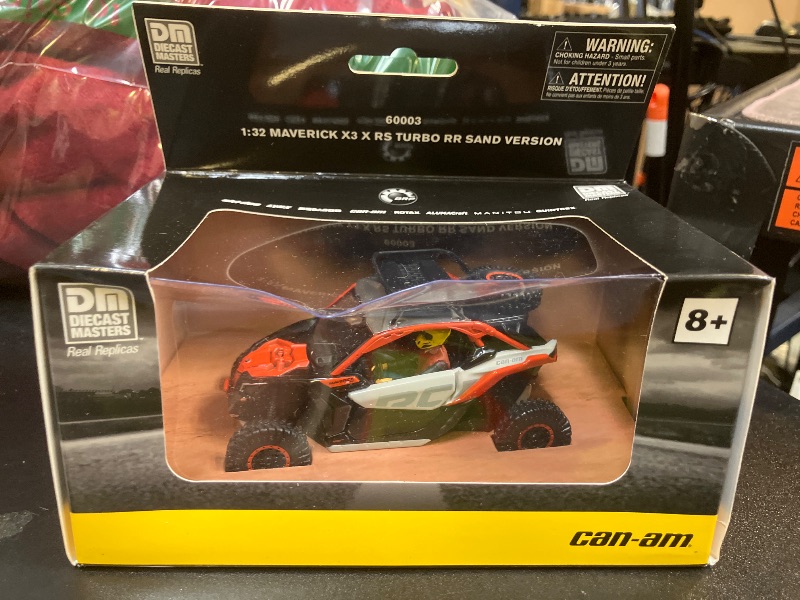 Photo 1 of Diecast Masters BRP Bombardier Models 1:32 Scale Diecast Replica Can-Am Maverick X3 X rs Turbo RR Sand Version, Chalk Gray & Magma Red | Item 60003